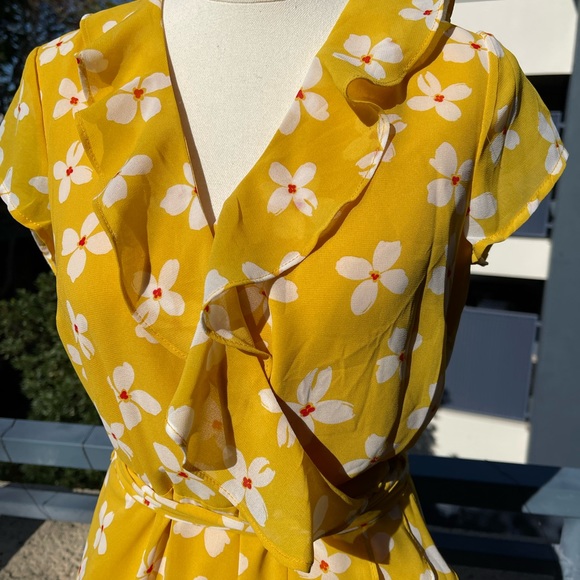 Bardot Yellow Daisy Abstract Mini Wrap Dress - Picture 2 of 8